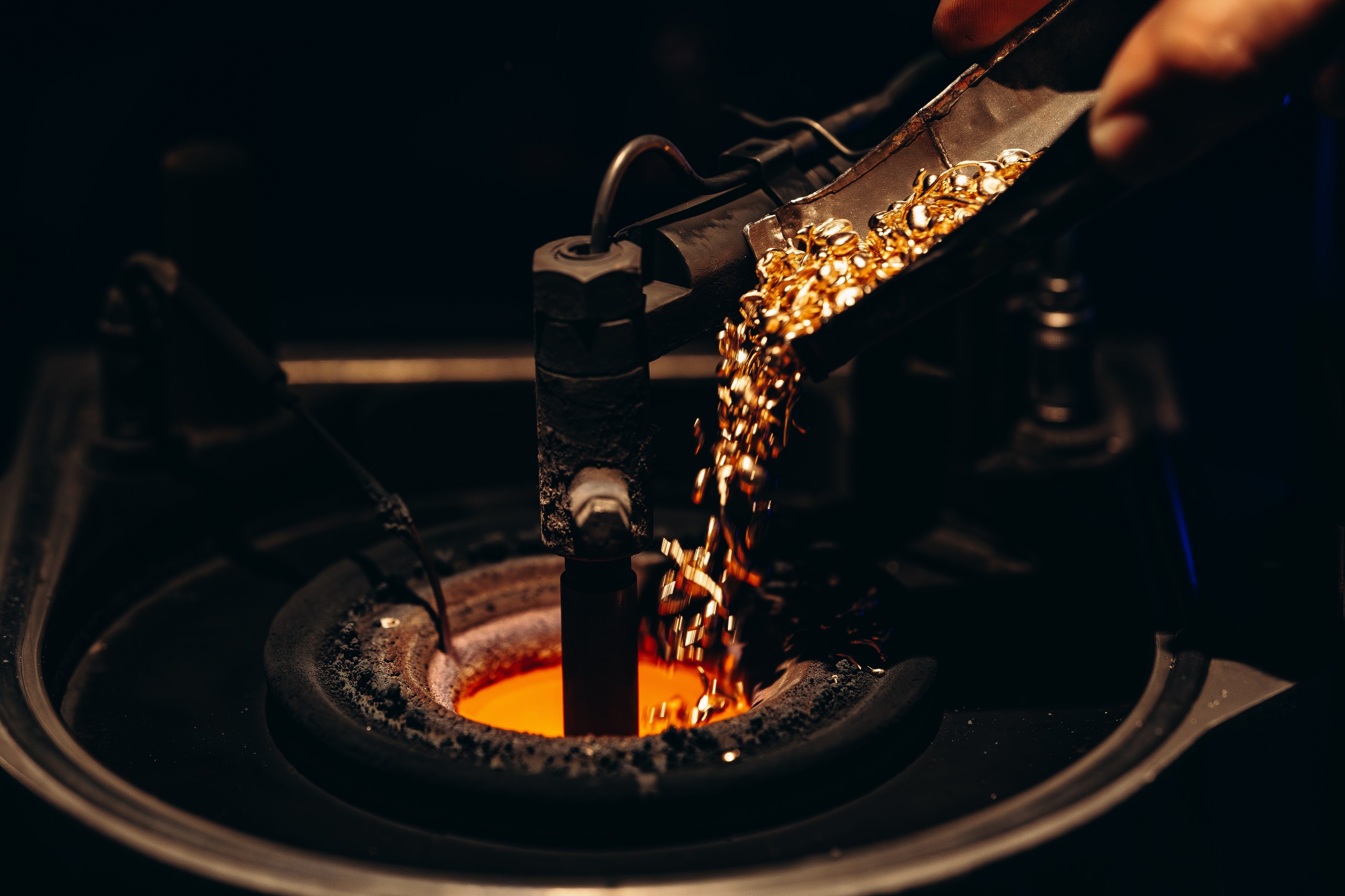 «585 Золотой» показывает реальный процесс производства украшений в новом проекте «Все дело в качестве»